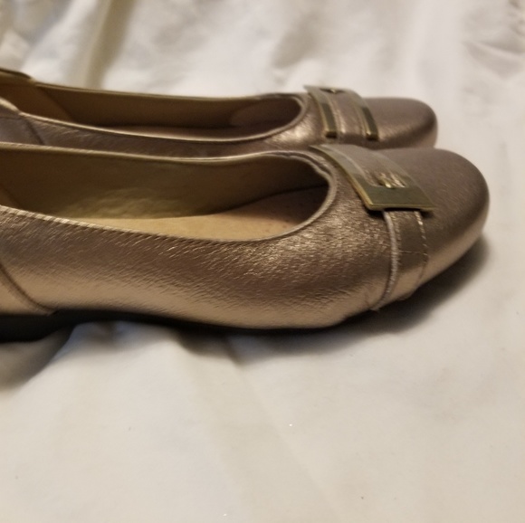 Clarks Walking Flats in Pale Gold - Picture 2 of 3